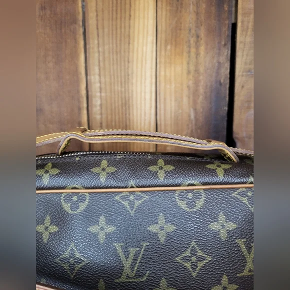 Louis Vuitton Trocadero 27 Monogram Crossbody Bag - Picture 6 of 16